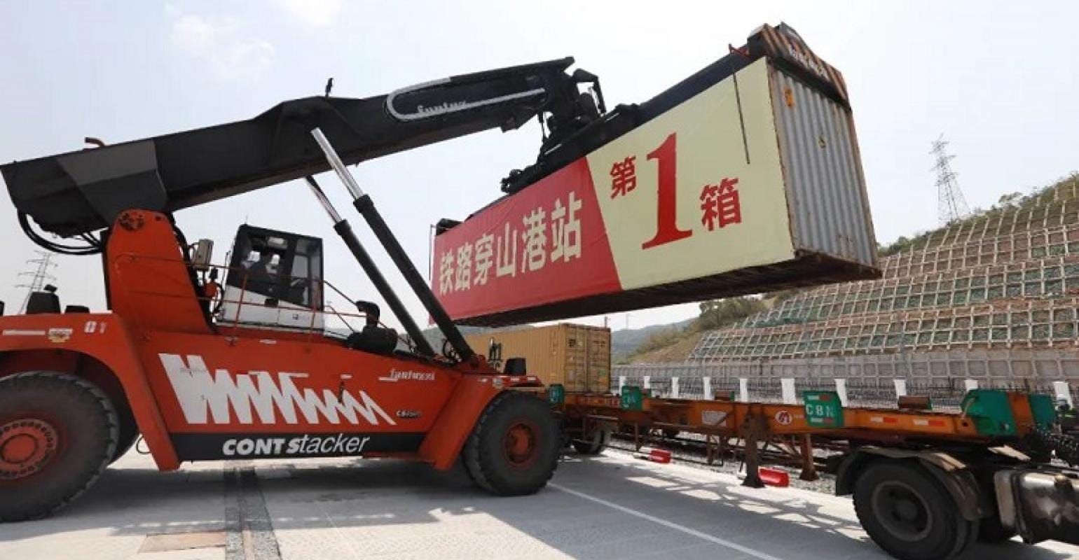 Ningbo-Zhoushan port adds sea-rail transport terminal
